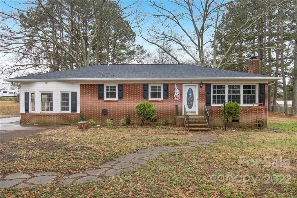 317 Pinkney Road Dallas, NC 28034 - Photo 1 of 19 Gallery Image 1