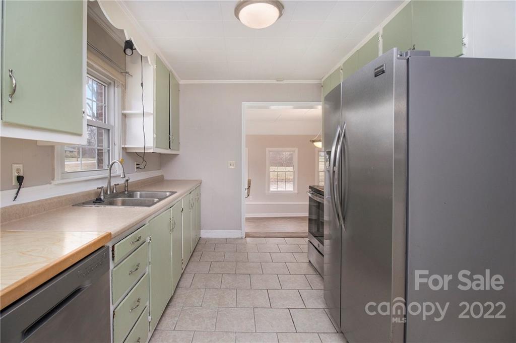 317 Pinkney Road Dallas, NC 28034 - Photo 4 of 19 Gallery Image 4