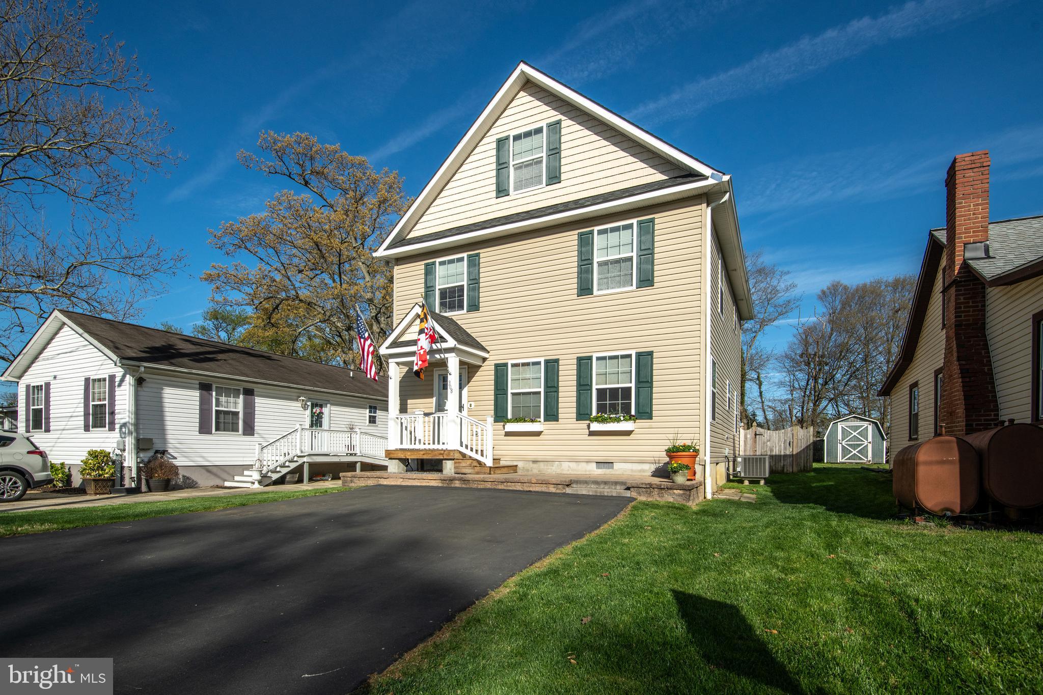 308 Oakwood Road Edgewater, MD 21037 - Photo 3 of 39 Gallery Image 3