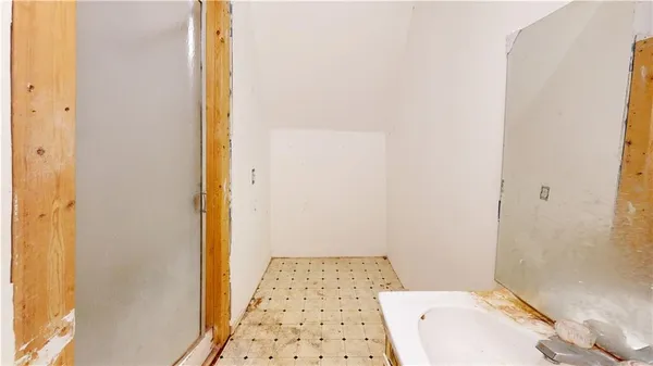 $1 | 12376 East Olive Branch Road, Nevada, MO 64772
