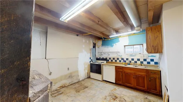 $1 | 12376 East Olive Branch Road, Nevada, MO 64772