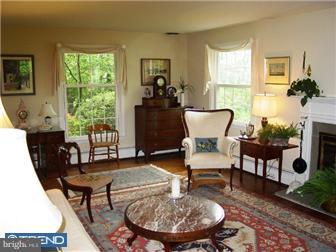 727 Mancill Road Wayne, PA 19087 - Photo 3 of 12 Living Room