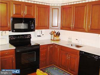 727 Mancill Road Wayne, PA 19087 - Photo 4 of 12 Kitchen