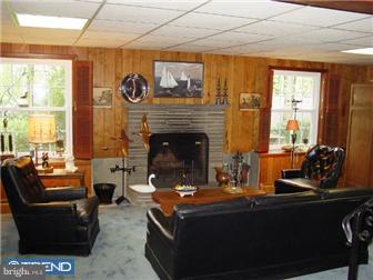 727 Mancill Road Wayne, PA 19087 - Photo 7 of 12 Family Room