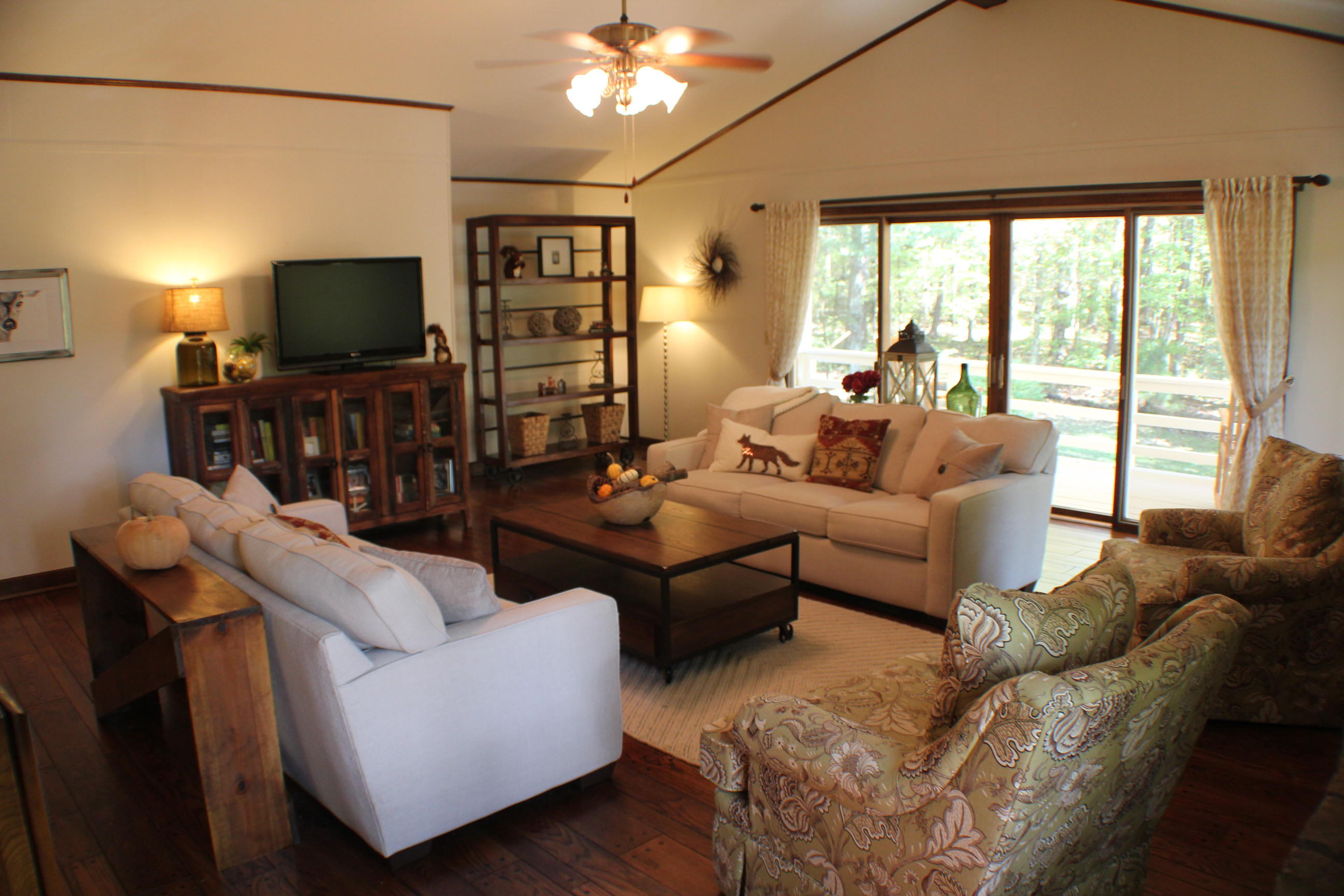 1315 Burgess Road Chattanooga, TN 37419 - Photo 9 of 38 Den-Family Room