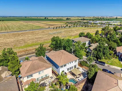 $705,000 | 4060 Clarewood Way, Sacramento, CA 95835
