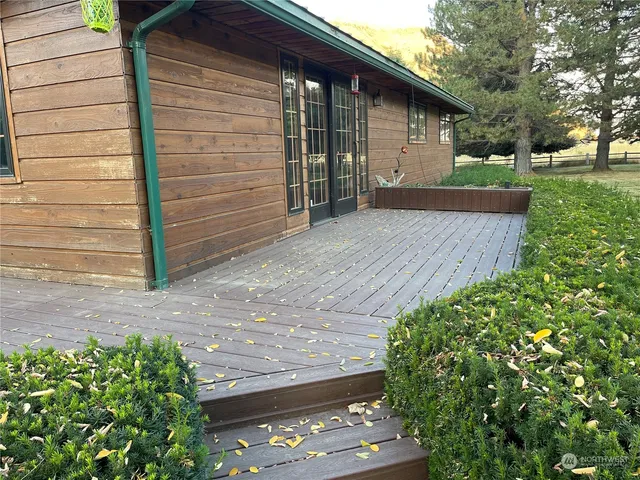 a view of a garden with trees