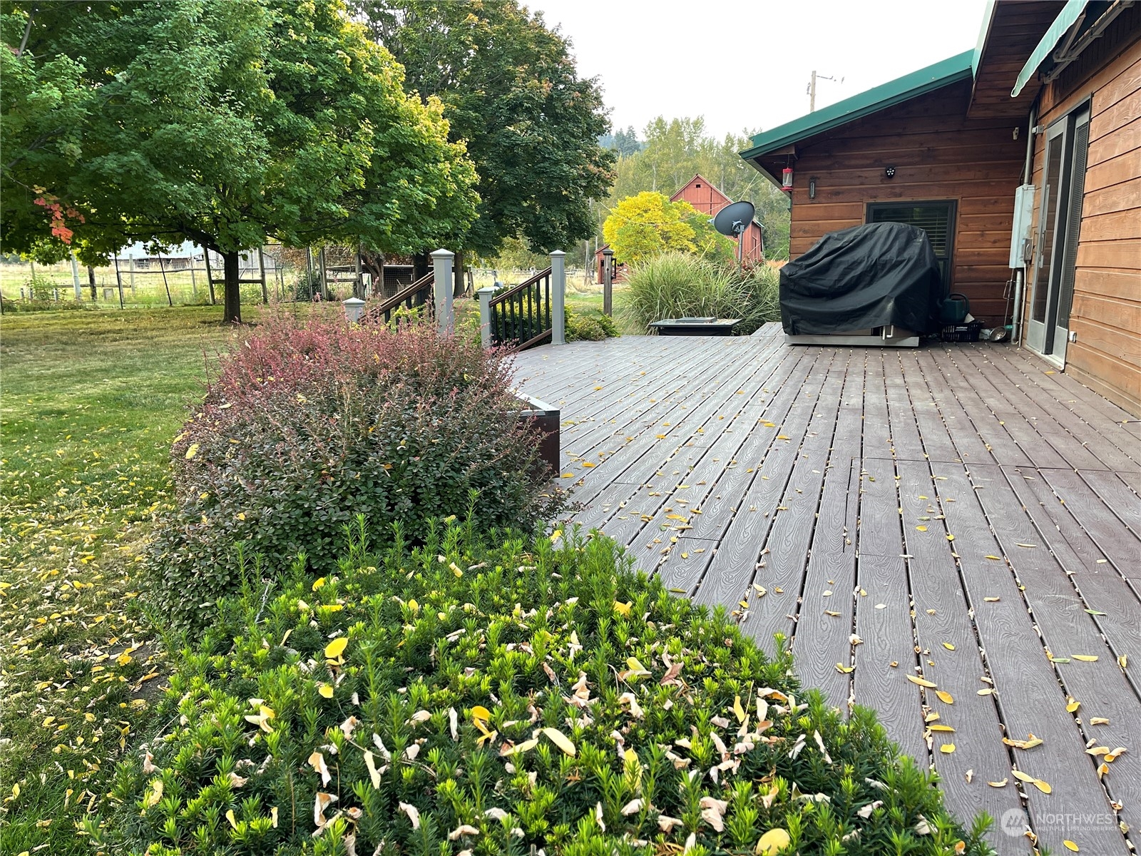 103 Wolf Fork Road Dayton, WA 99328 - Photo 19 of 40 a view of a backyard of the house