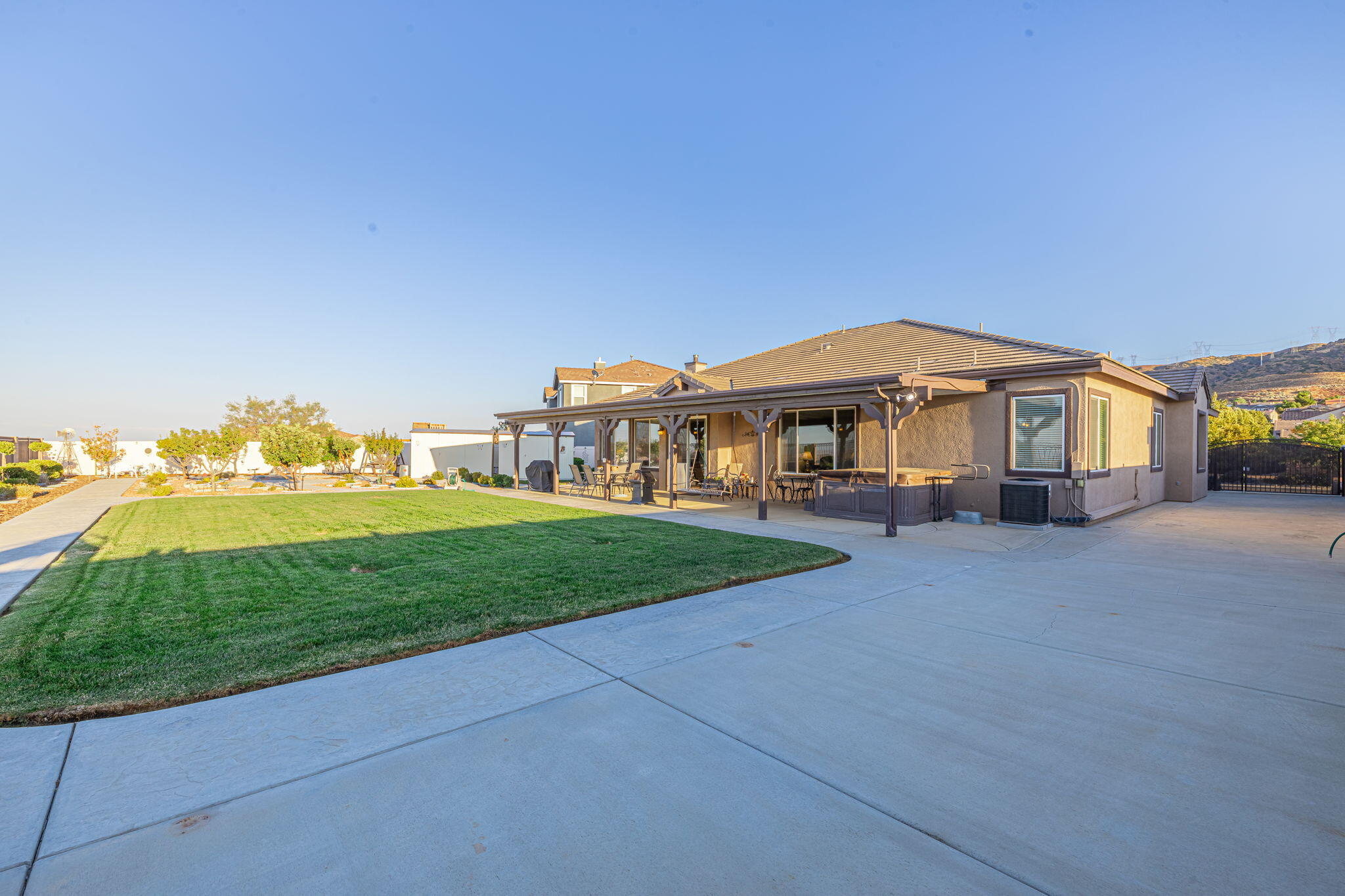 6827 Cabernet Road Palmdale, CA 93551 - Photo 3 of 50 53-web-or-mls-AVOH--13 (1)