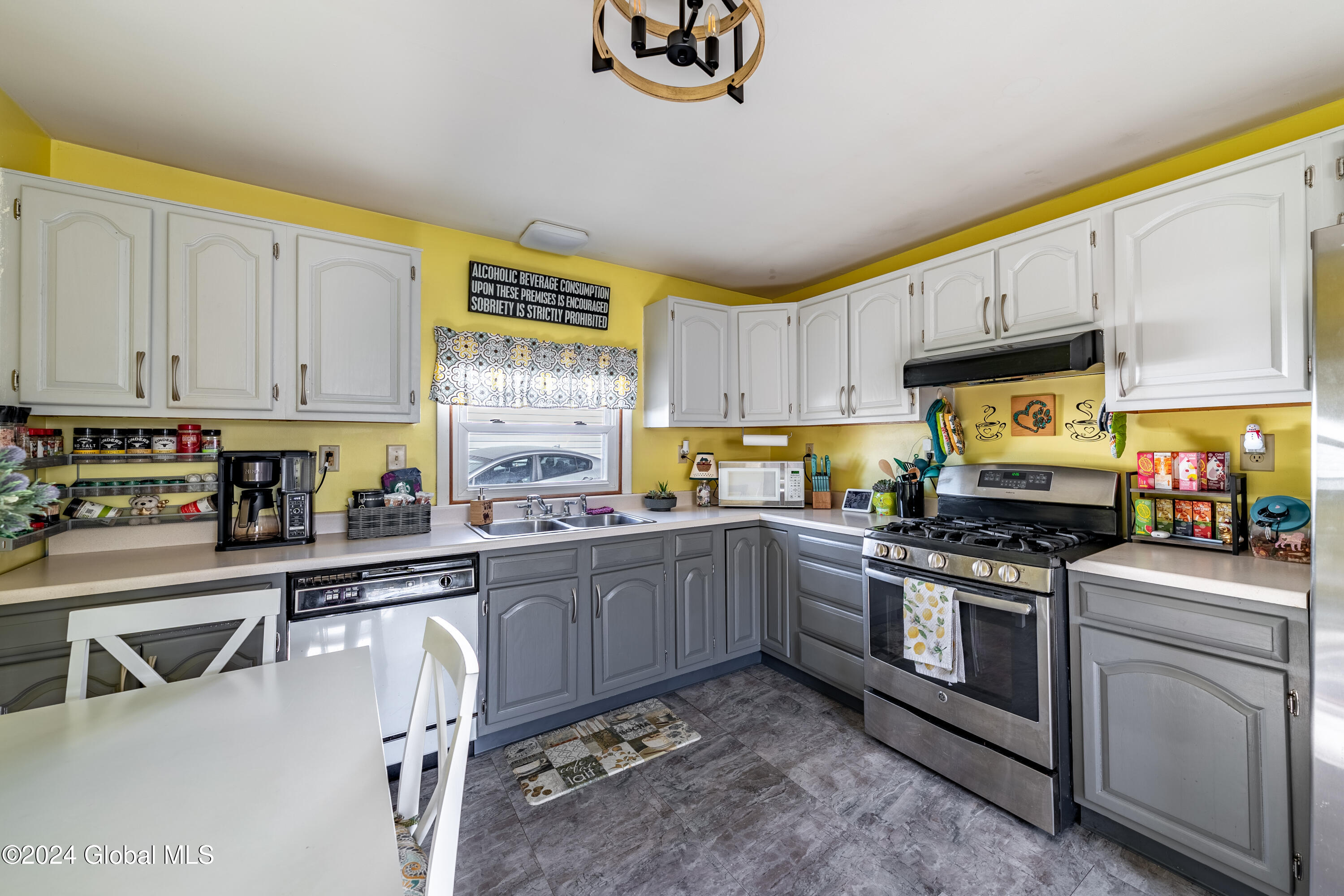 1184 River Road Troy, NY 12182 - Photo 9 of 21 DSC05827-HDR