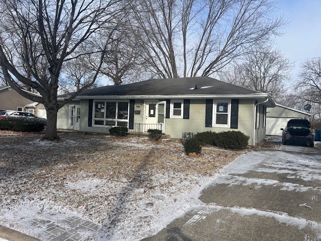 906 East Locust Street Watseka, IL 60970 - Photo 2 of 9