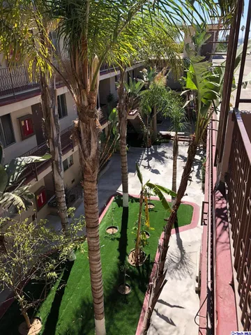 $2,250 | 4025 West Adams Boulevard, Unit 25, Los Angeles, CA 90018