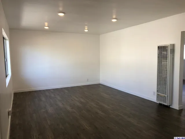 $2,250 | 4025 West Adams Boulevard, Unit 25, Los Angeles, CA 90018