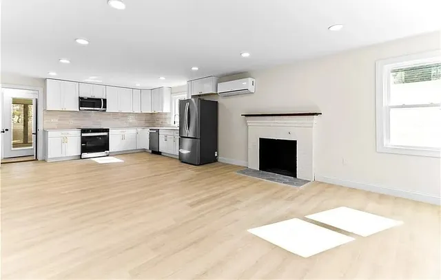 $2,500 | 21 Joy Street, Unit 1, Providence, RI 02908