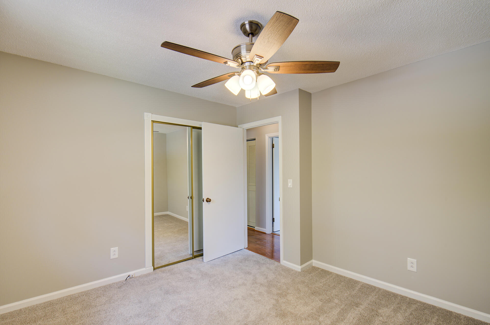 1728 Crabtree Road Hixson, TN 37343 - Photo 14 of 33 KHP14 (2)