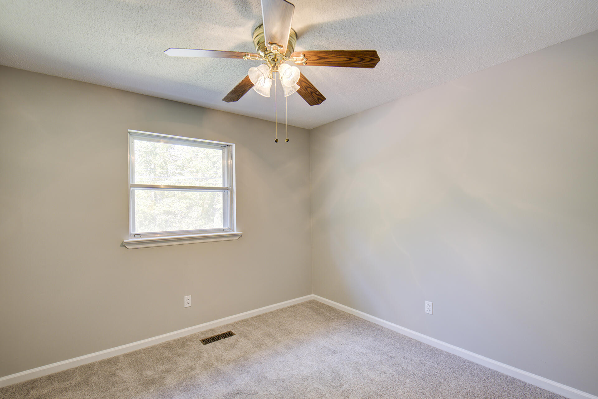 1728 Crabtree Road Hixson, TN 37343 - Photo 23 of 33 KHP11 (4)