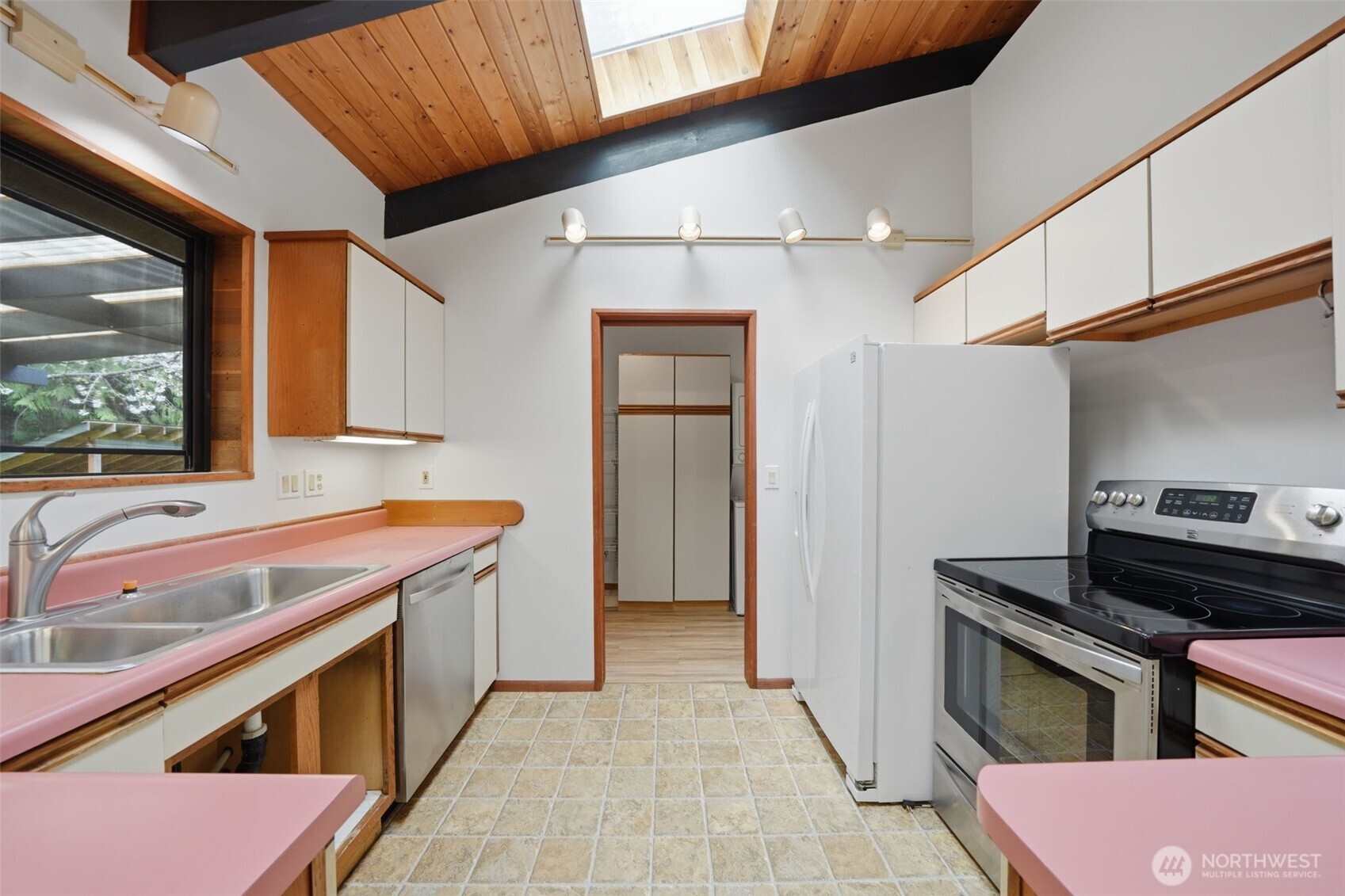 102 Byron Road Friday Harbor, WA 98250 - Photo 9 of 40 a kitchen with a stove and a sink