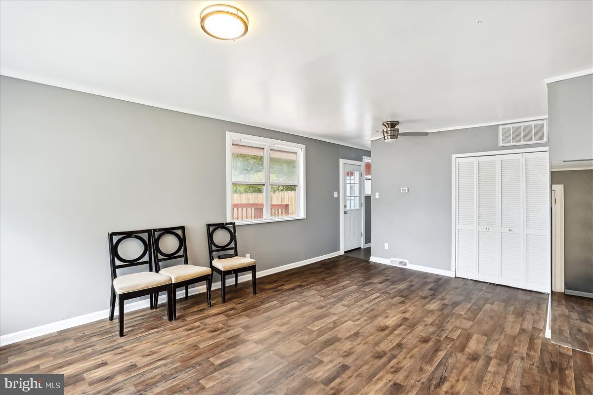 7776 Muncy Road Landover, MD 20785 - Photo 4 of 26 Family Room
