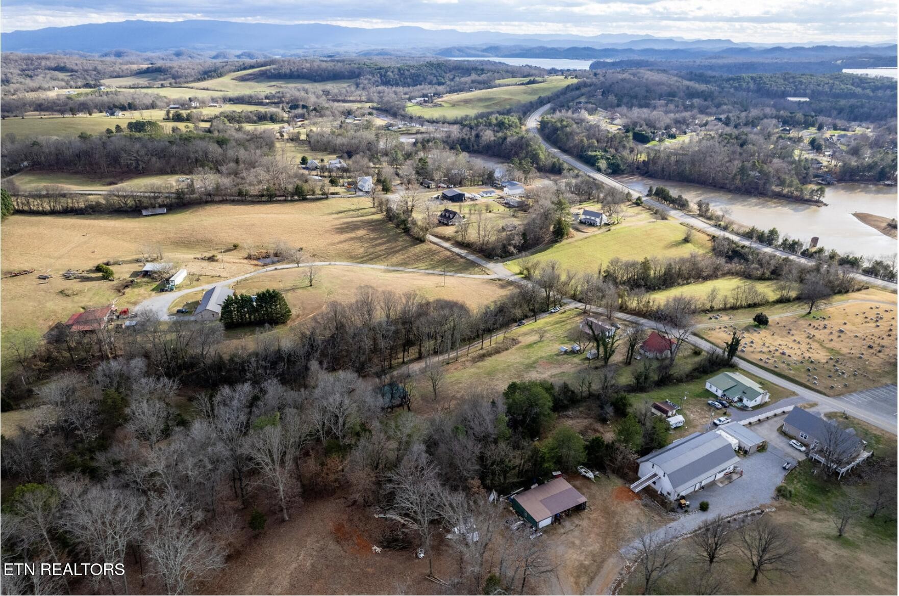 271 Trigonia Road Greenback, TN 37742 - Photo 12 of 26 Gallery Image 12