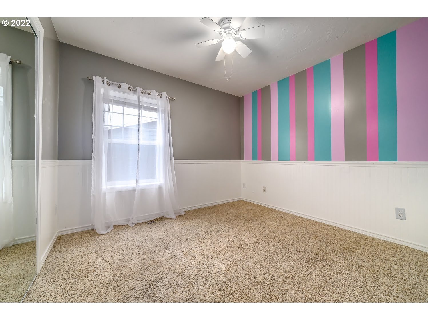 331 South 46th Street Springfield, OR 97478 - Photo 20 of 28 a view of an empty room with a window
