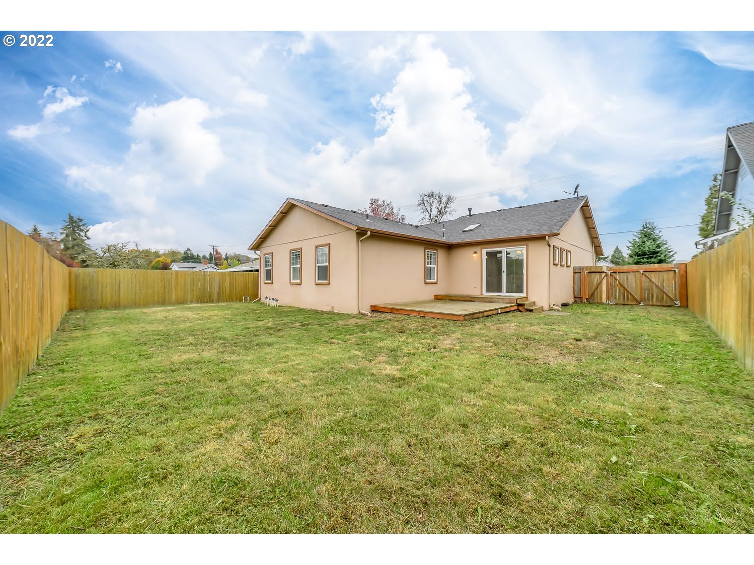 331 South 46th Street Springfield, OR 97478 - Photo 25 of 28 a view of a house with a backyard