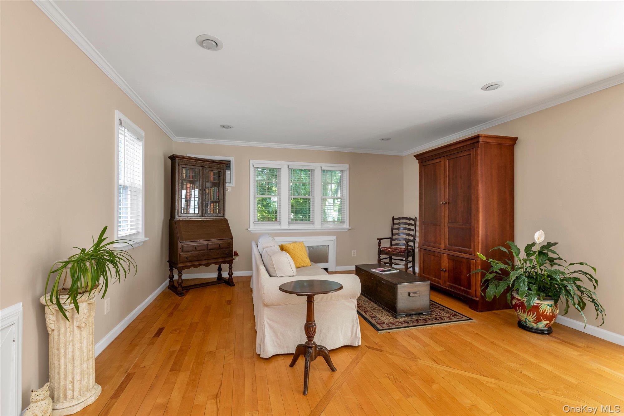 2 Inwood Road Glen Cove, NY 11542 - Photo 3 of 27