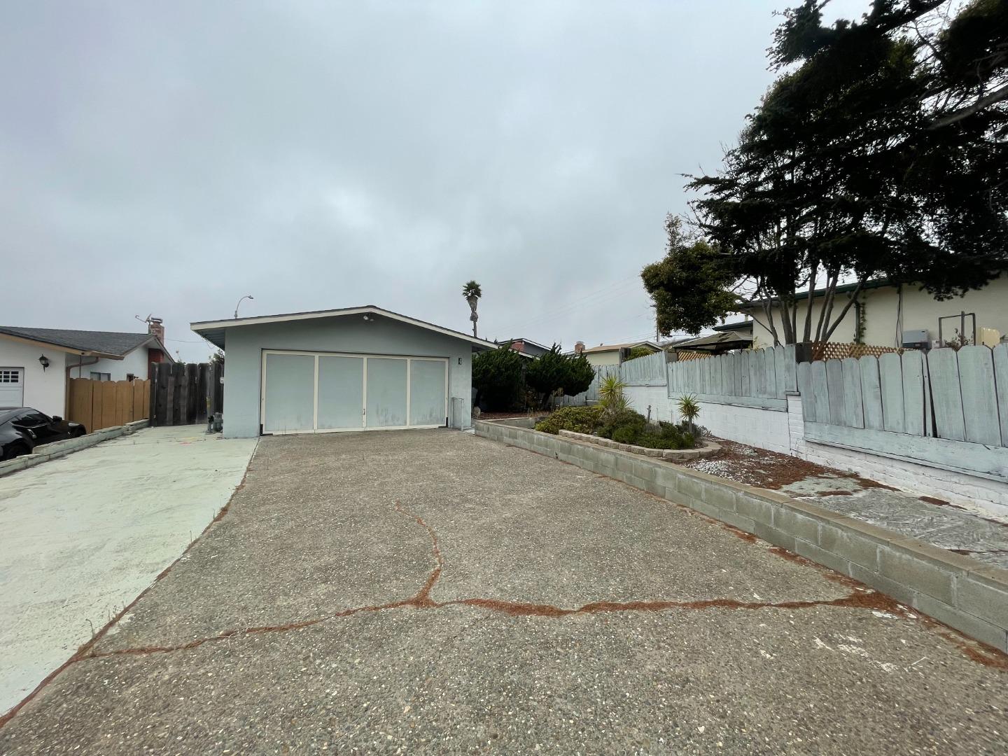 Maison à vendre à Seaside — $ 599,999 — Buyest