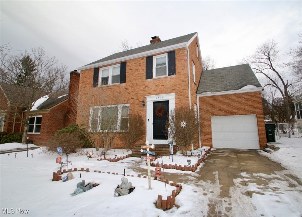 Welcome Home to 1635 Oakmount Road!