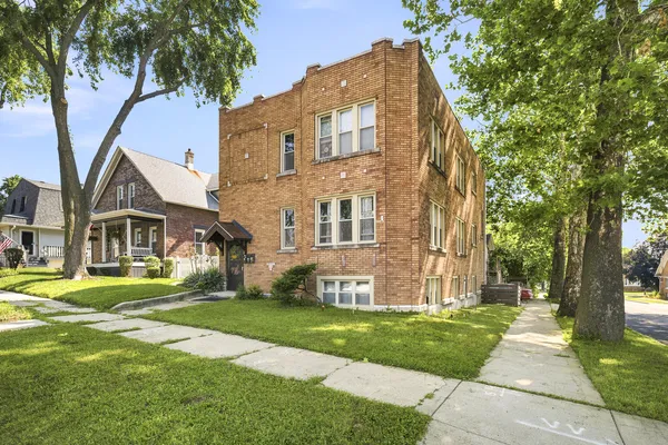 $460,000 | 900 Wilcox Street, Joliet, IL 60435