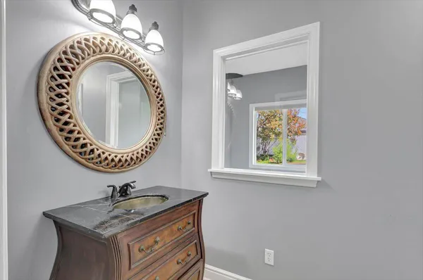 $449,750 | 201 Blythe Ferry Road Northeast, Cleveland, TN 37312