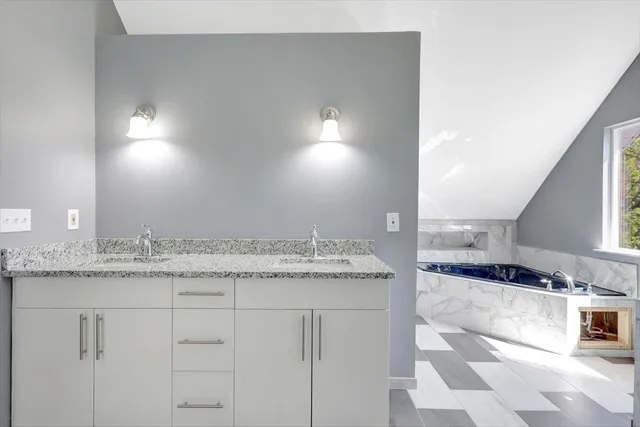 $449,750 | 201 Blythe Ferry Road Northeast, Cleveland, TN 37312