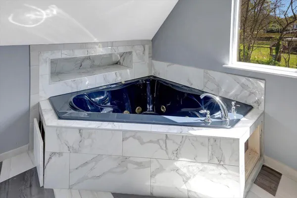 $449,750 | 201 Blythe Ferry Road Northeast, Cleveland, TN 37312