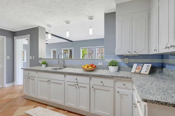 $449,750 | 201 Blythe Ferry Road Northeast, Cleveland, TN 37312