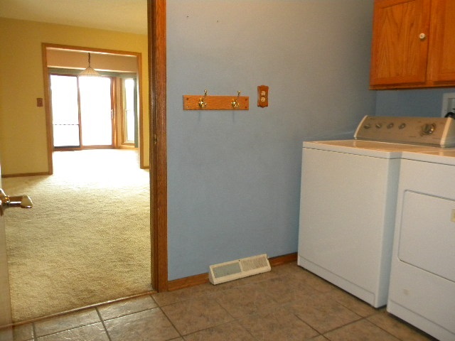 617 Pin Oak Road Rockton, IL 61072 - Photo 19 of 25 a view of utility room