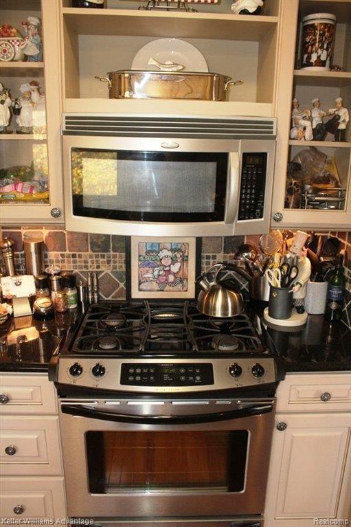 24271 Weathervane Court Novi, MI 48374 - Photo 13 of 25 Kitchen