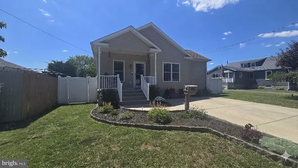 $3,500 | 402 Gloucester Avenue, Magnolia, NJ 08049