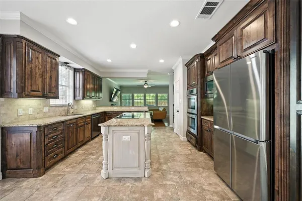 $794,000 | 913 Hills Creek Drive, McKinney, TX 75072