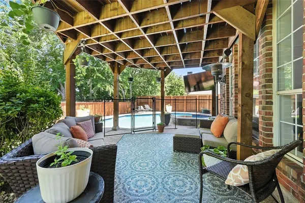 $794,000 | 913 Hills Creek Drive, McKinney, TX 75072