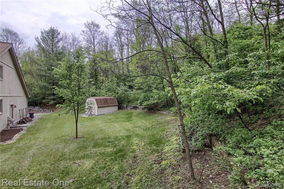7925 Foster Road Clarkston, MI 48346 - Photo 31 of 33 Side Yard