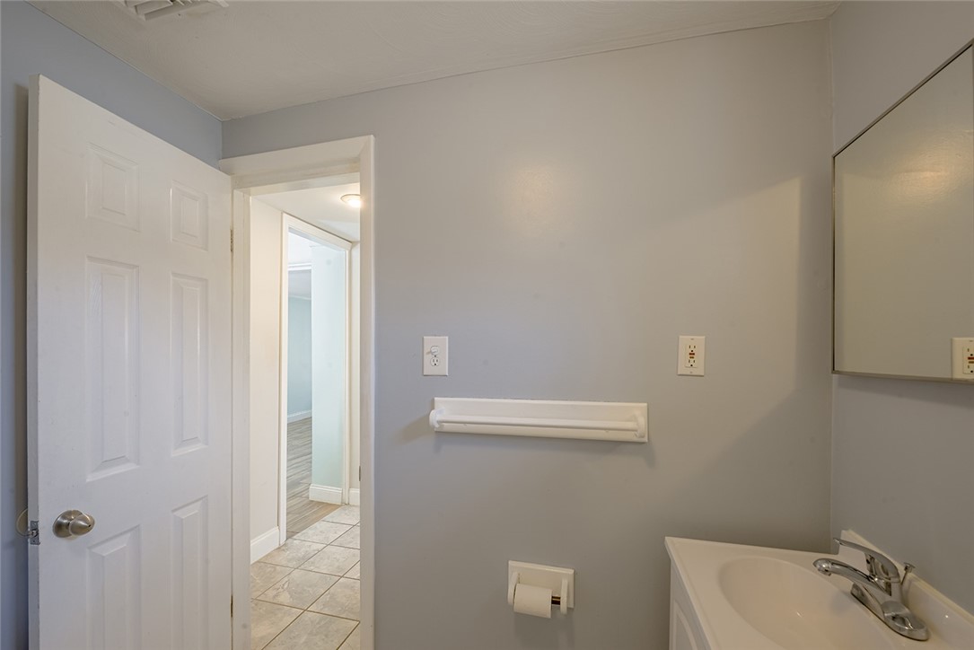 70 State Street Warwick, RI 02889 - Photo 16 of 23 Gallery Image 16