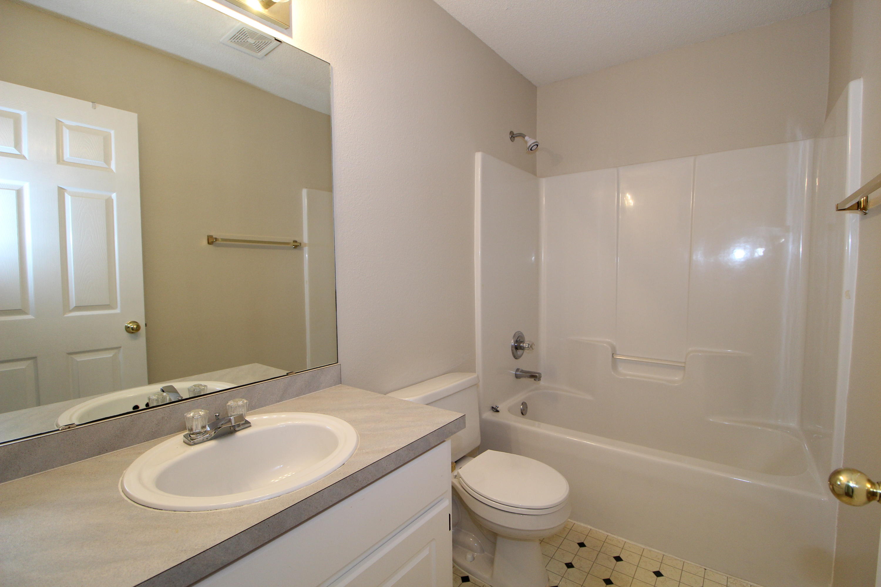 761 Randall Roberts Road Fort Walton Beach, FL 32547 - Photo 14 of 17 2nd Bathroom