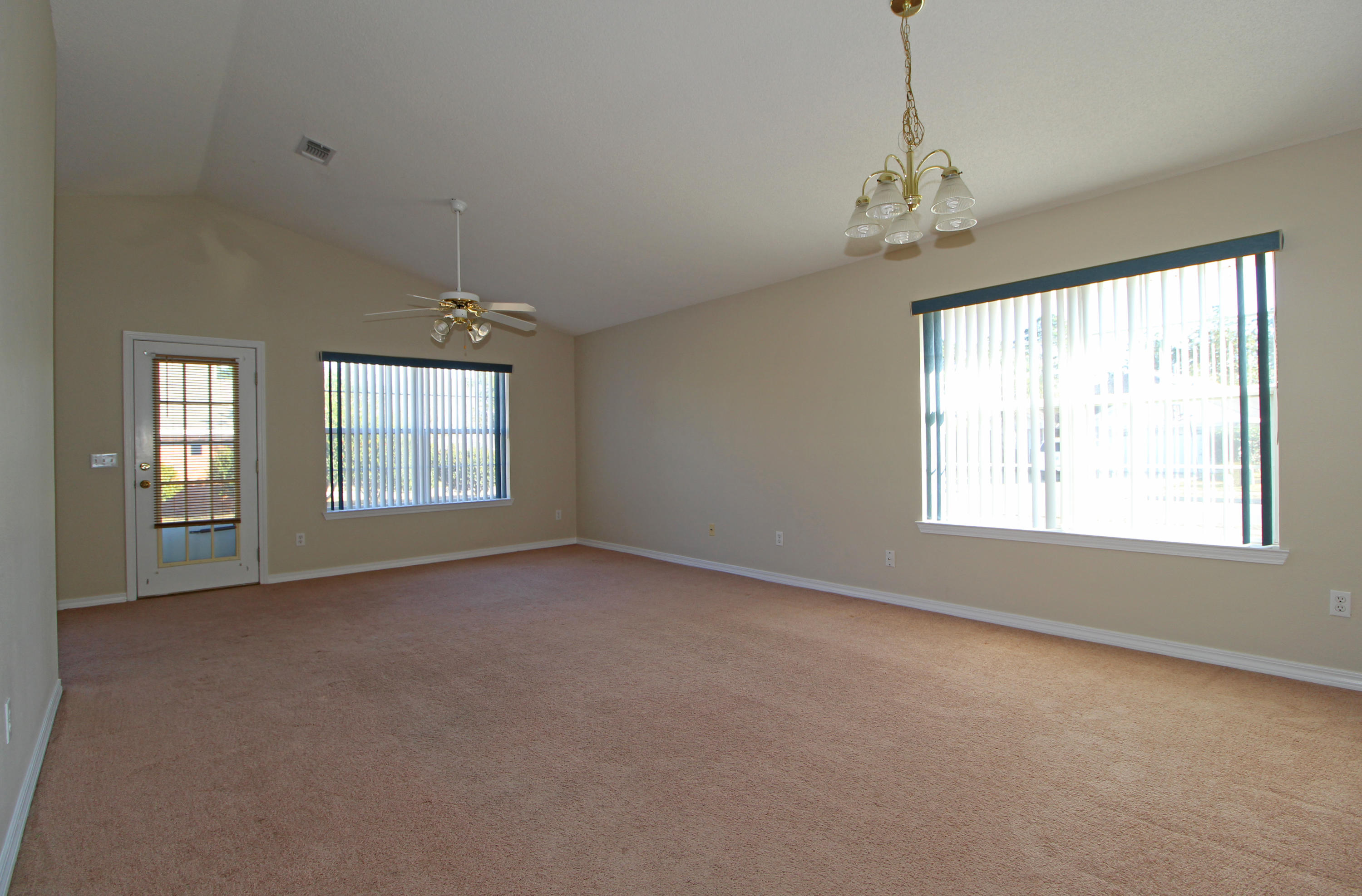 761 Randall Roberts Road Fort Walton Beach, FL 32547 - Photo 4 of 17 Living Room