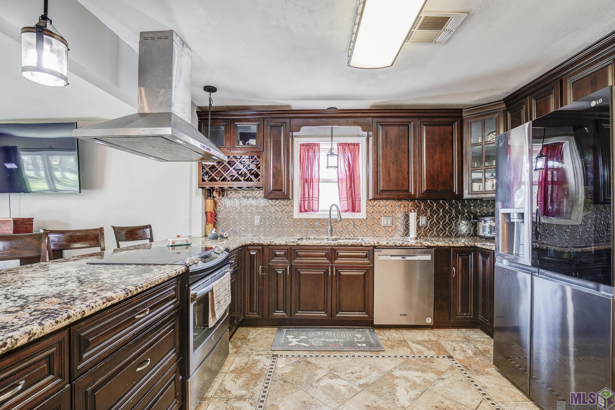 10333 John Savoy Road St. Amant, LA 70774 - Photo 8 of 32