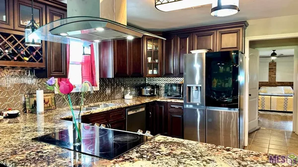 $310,000 | 10333 John Savoy Road, St. Amant, LA 70774