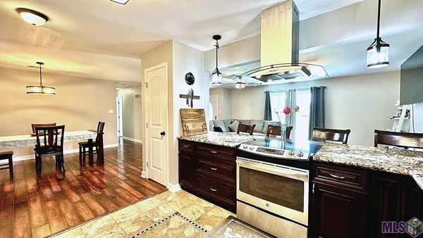 $310,000 | 10333 John Savoy Road, St. Amant, LA 70774