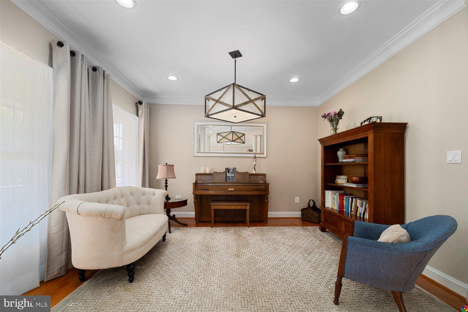 6070 Deer Ridge Trail Springfield, VA 22150 - Photo 9 of 85