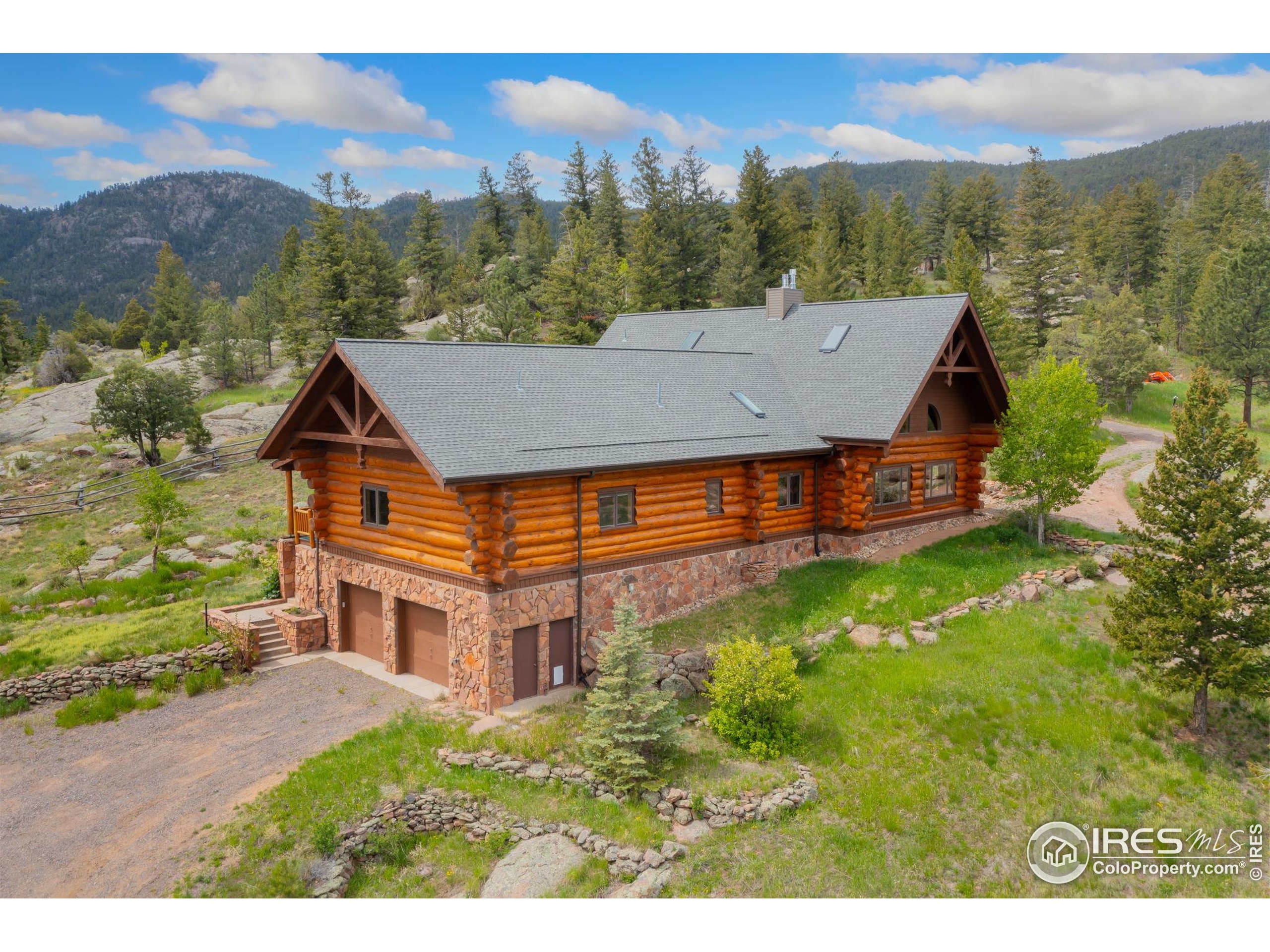 95 Choctaw Road Lyons, CO 80540 - Photo 3 of 40