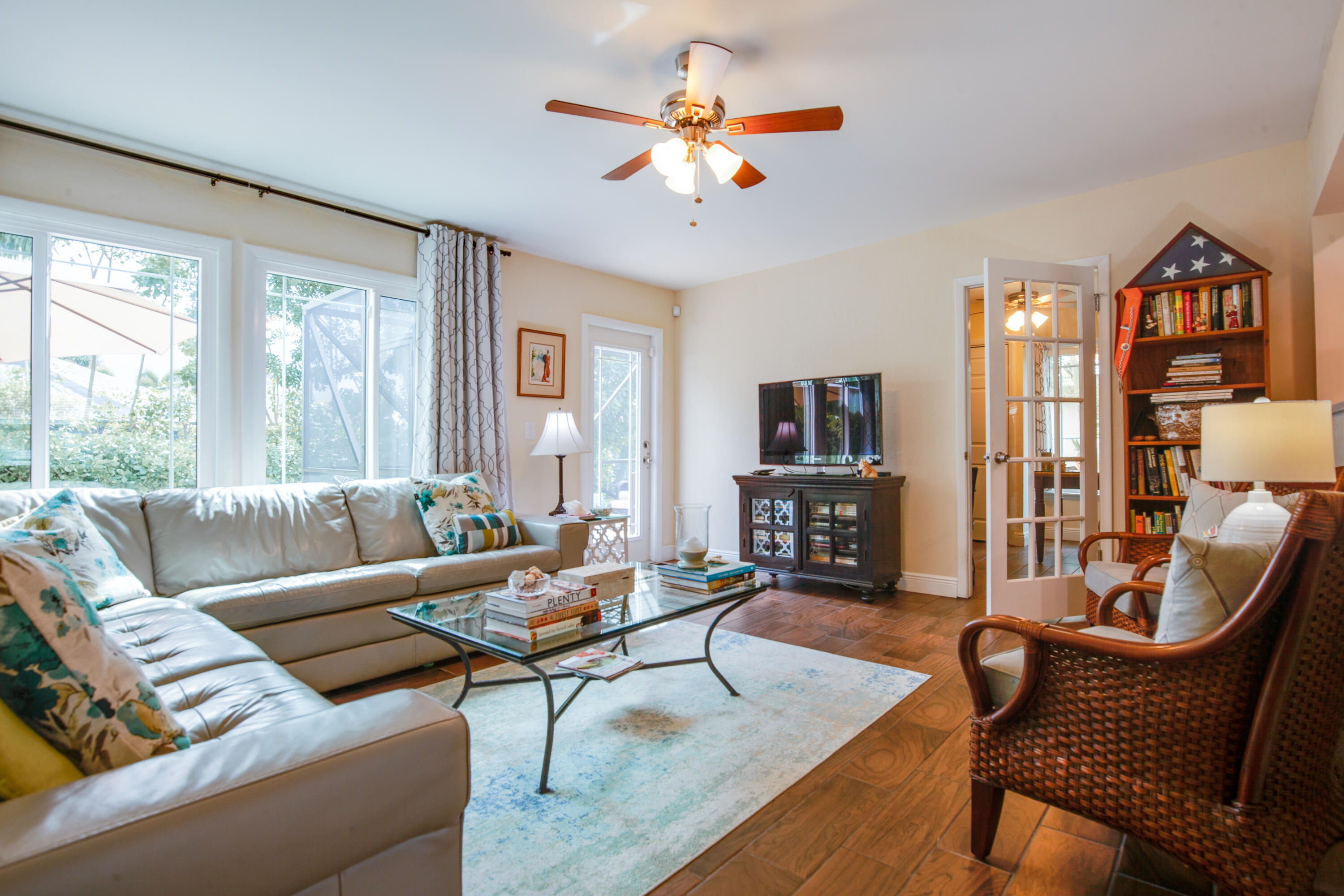 1214 Southwest 9th Avenue Boca Raton, FL 33486 - Photo 12 of 31 Family room 1