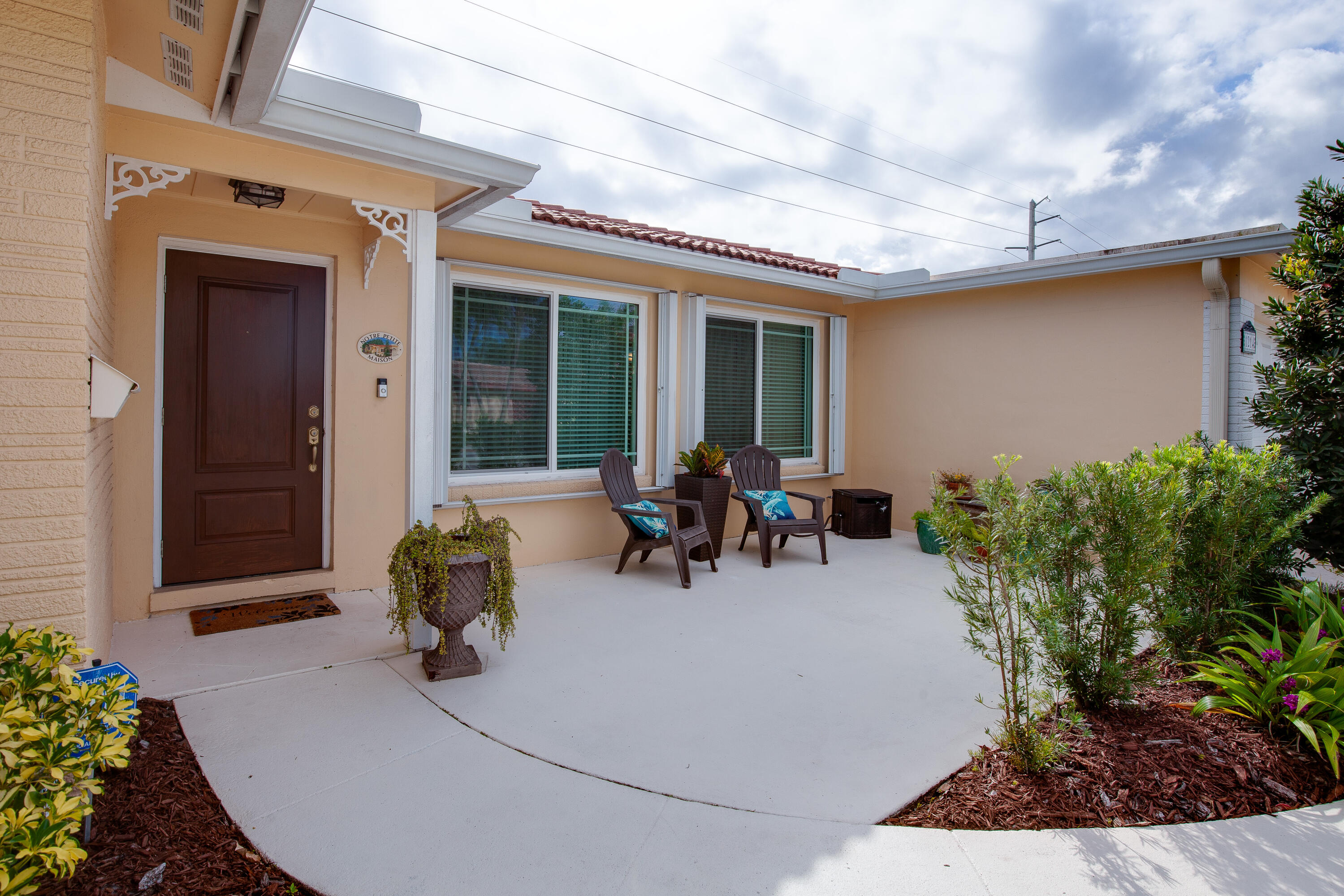 1214 Southwest 9th Avenue Boca Raton, FL 33486 - Photo 4 of 31 Front 4
