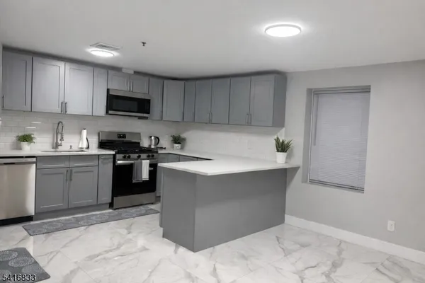 $2,000 | 374 14th Avenue, Newark, NJ 07103